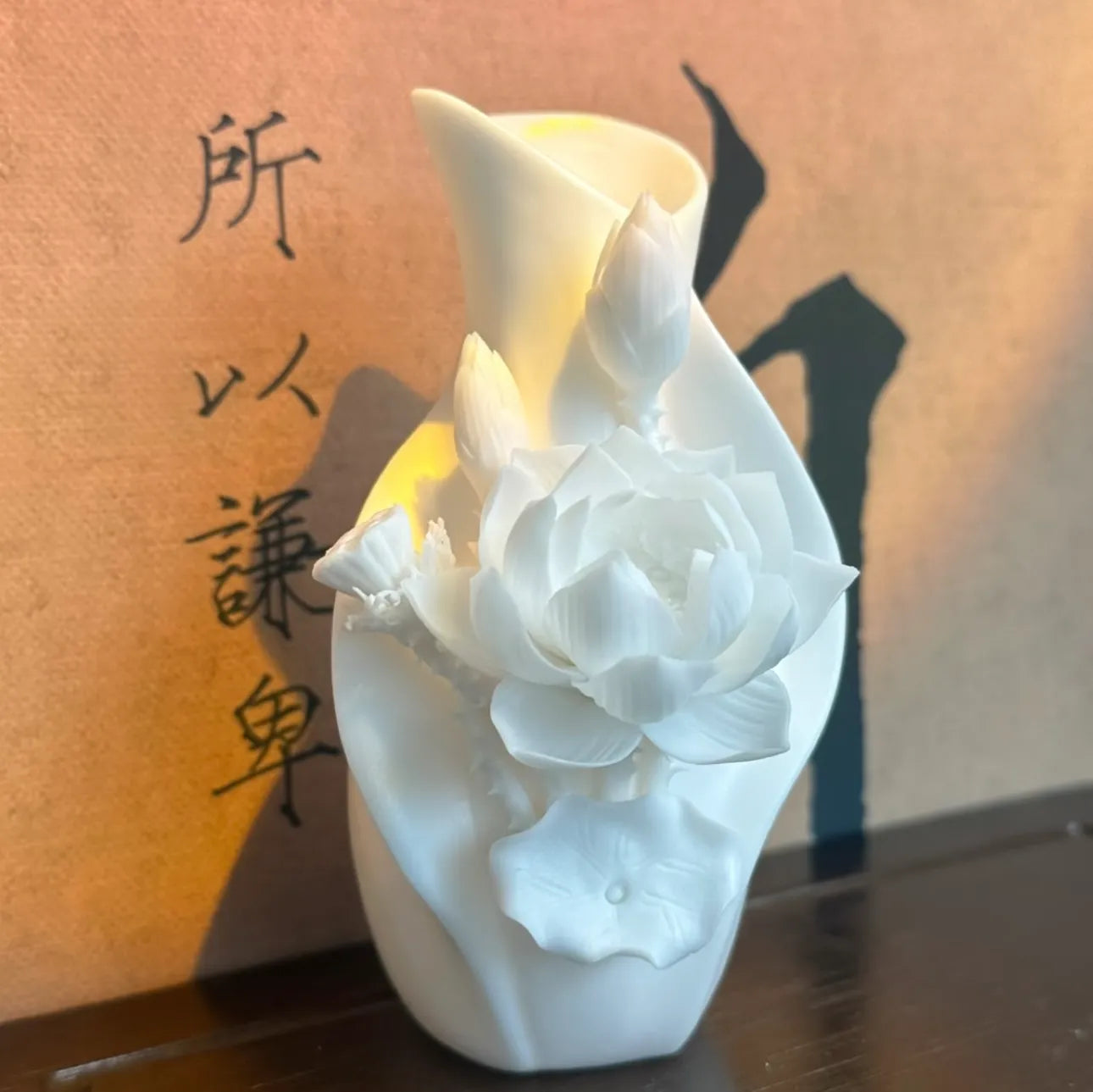 Artistic Ceramic Flower Vase – Minimalist Handmade Home Decoration