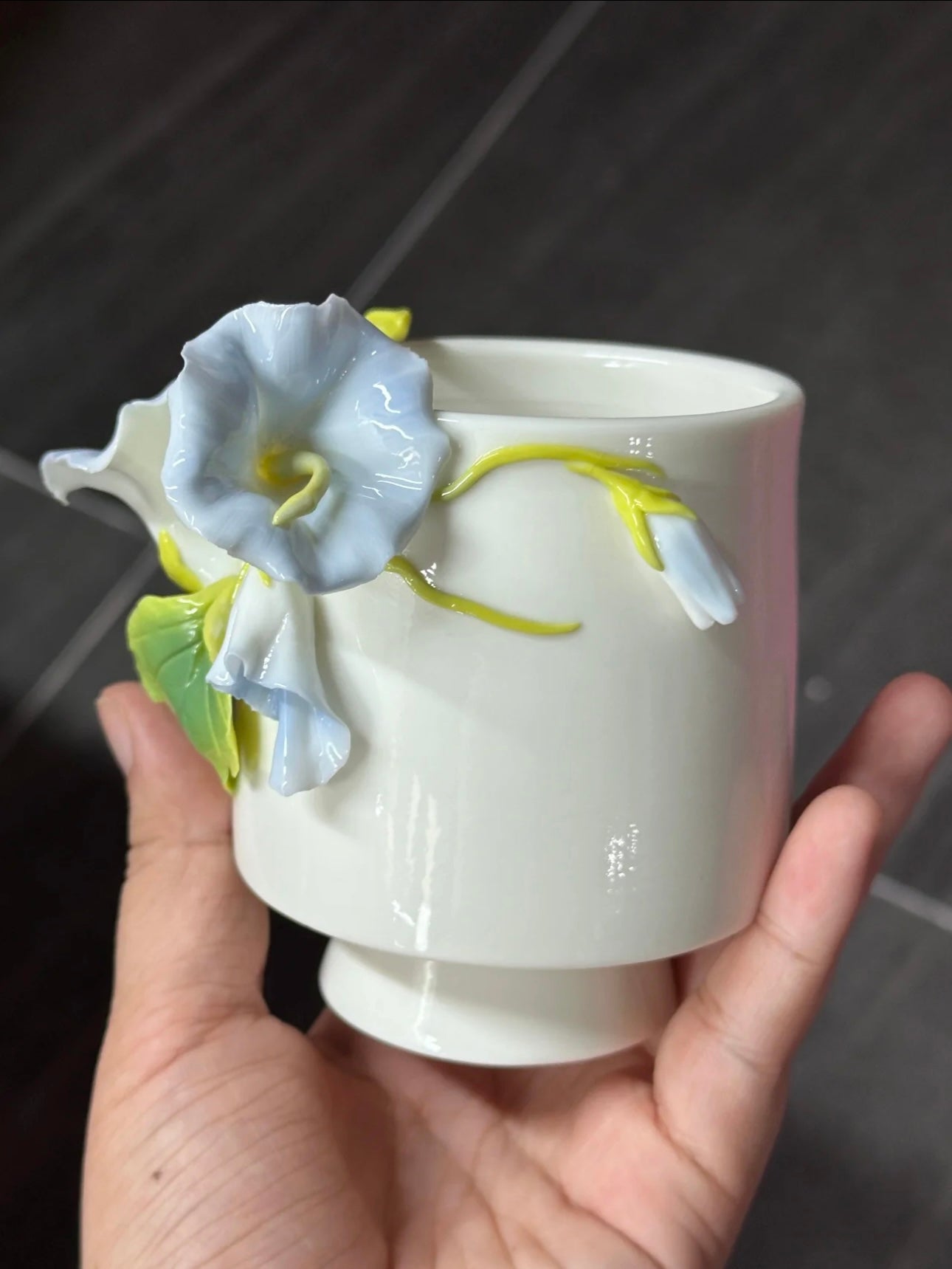 Artisan Ceramic Mug – Handcrafted & Painted Pottery Cup – Elegant Kitchenware