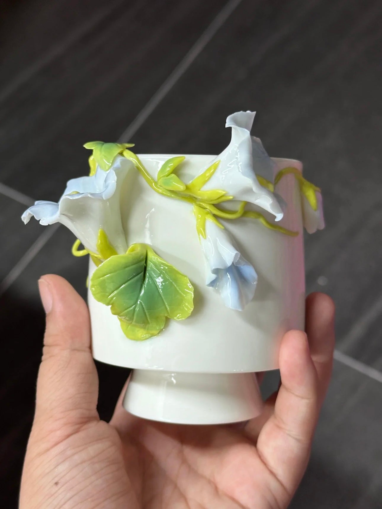 Artisan Ceramic Mug – Handcrafted & Painted Pottery Cup – Elegant Kitchenware