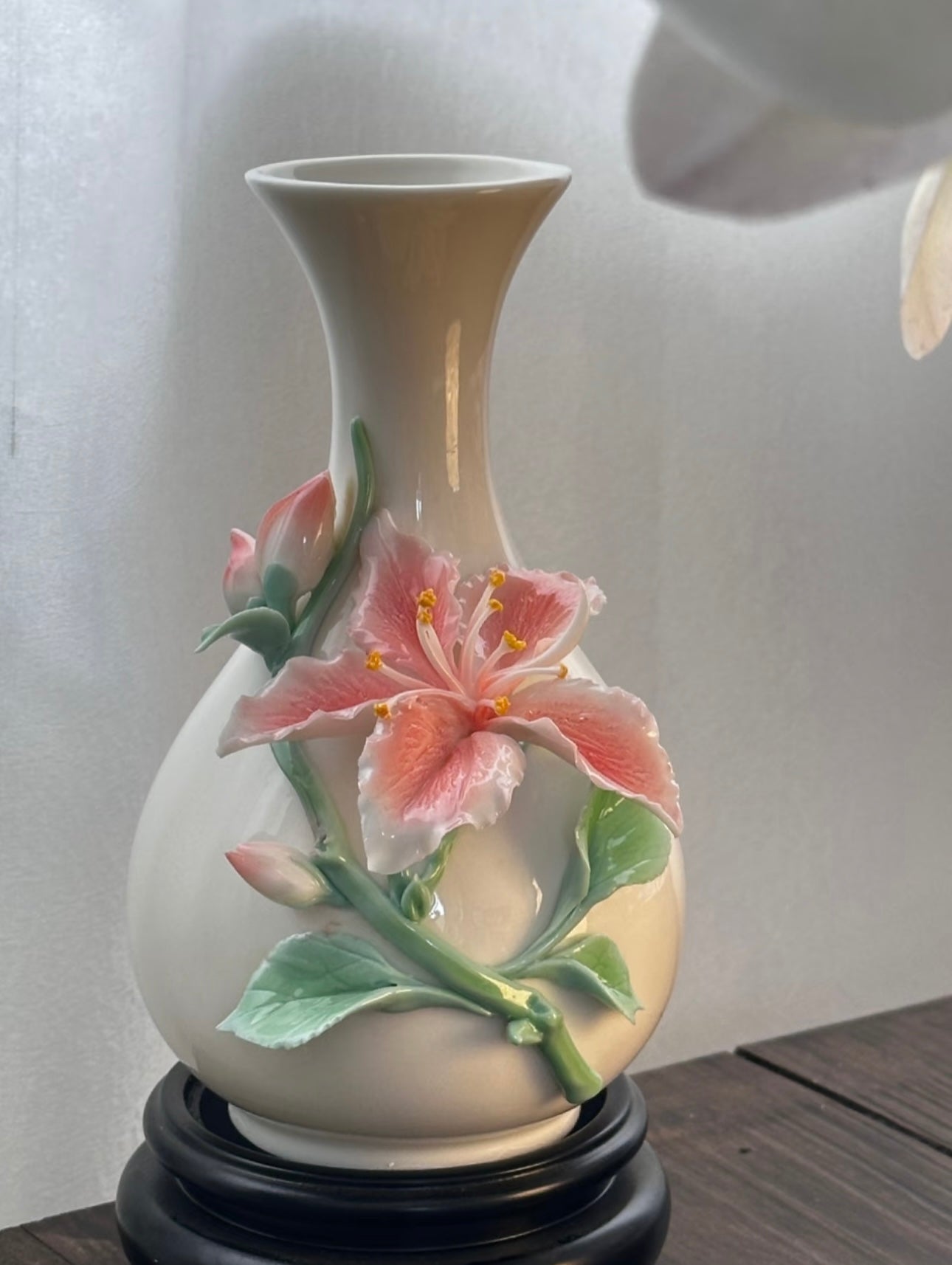 Lily Flower Ceramic Vase - Elegant Handmade Ceramic Vase