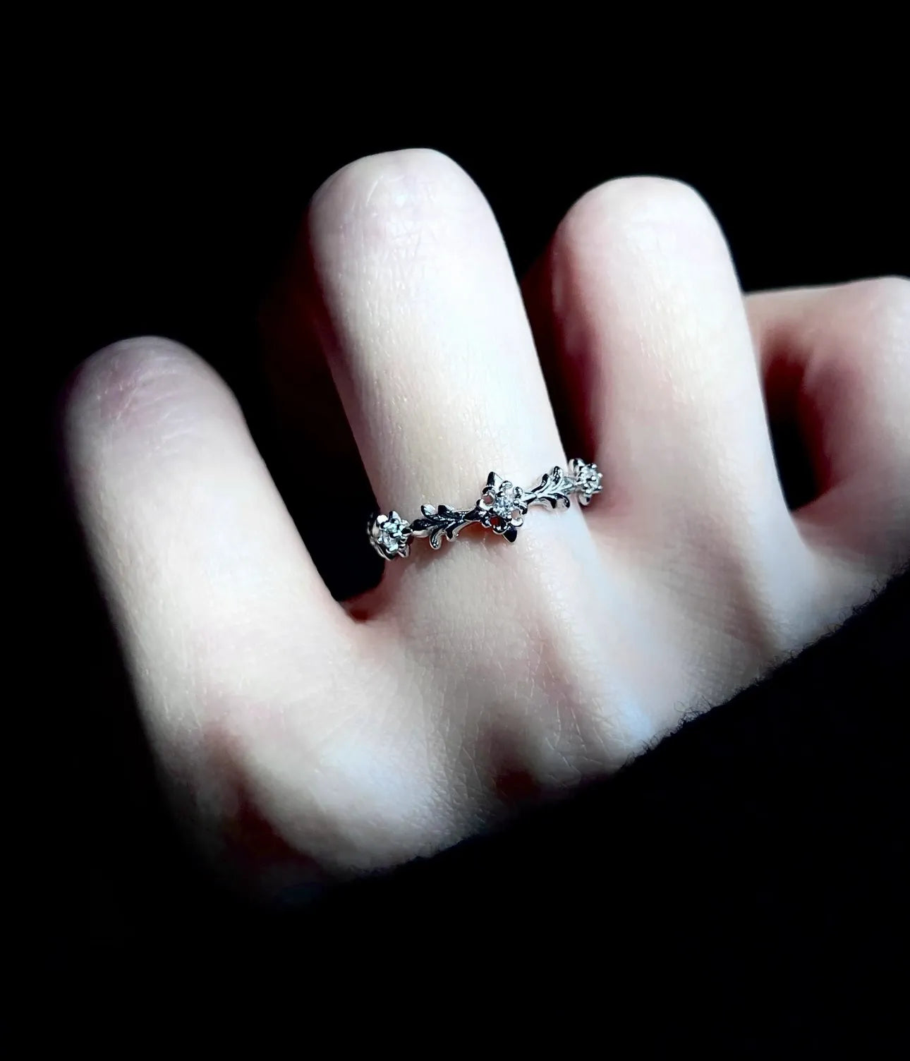 Snow Iris Flower Ring (opening can be adjusted)