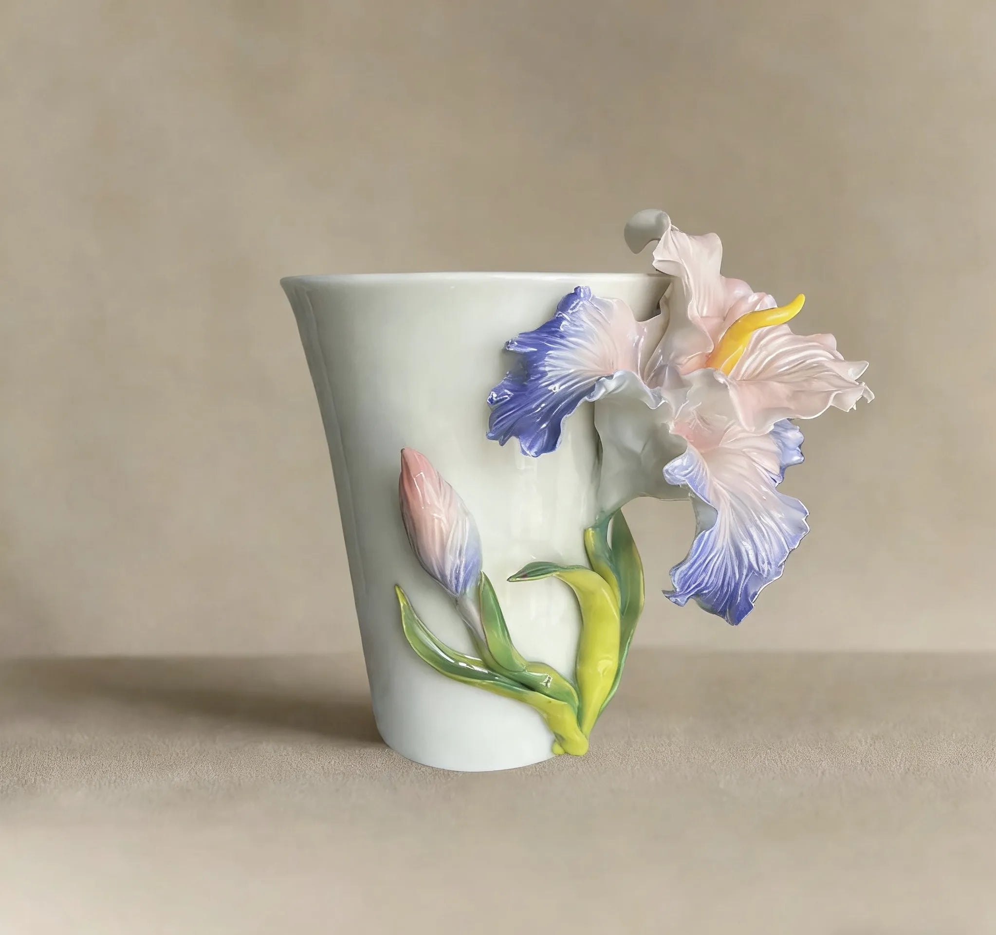 Handcrafted Ceramic Iris Mug｜Cream Glaze｜Floral Coffee Cup