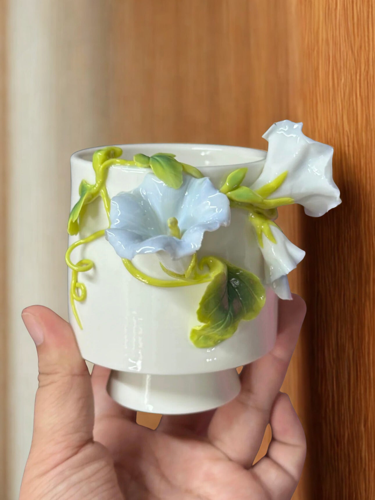 Artisan Ceramic Mug – Handcrafted & Painted Pottery Cup – Elegant Kitchenware