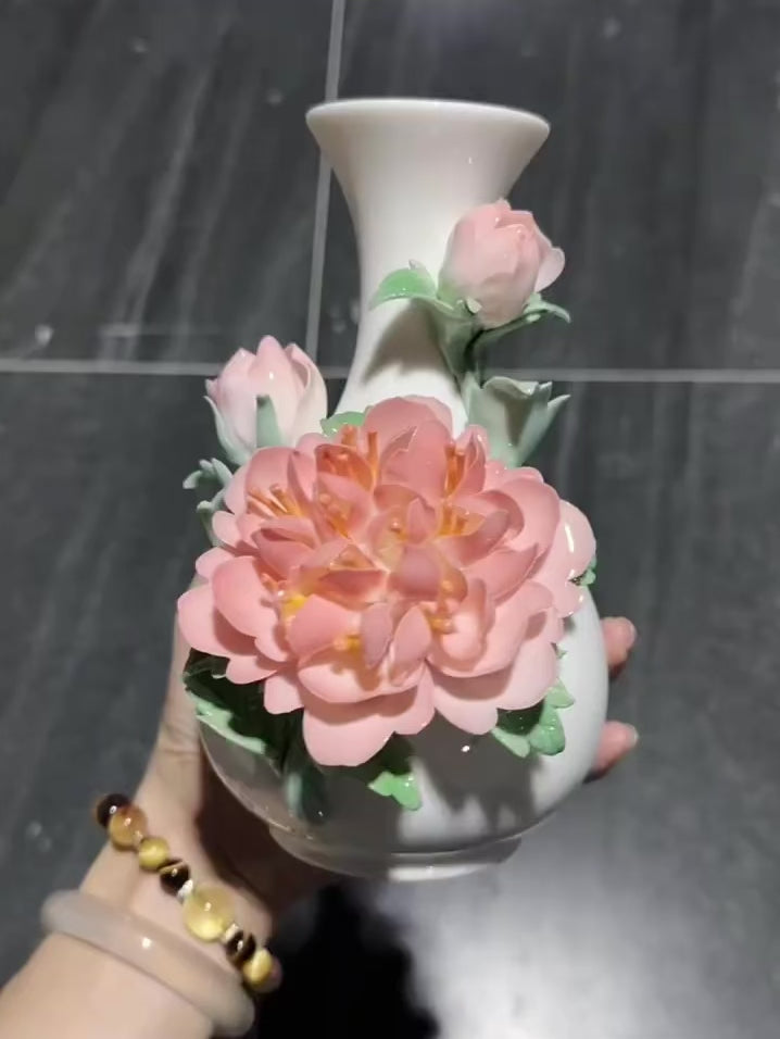 Luxury Ceramic Vase – Handmade Decorative Pottery for Stylish Living Rooms